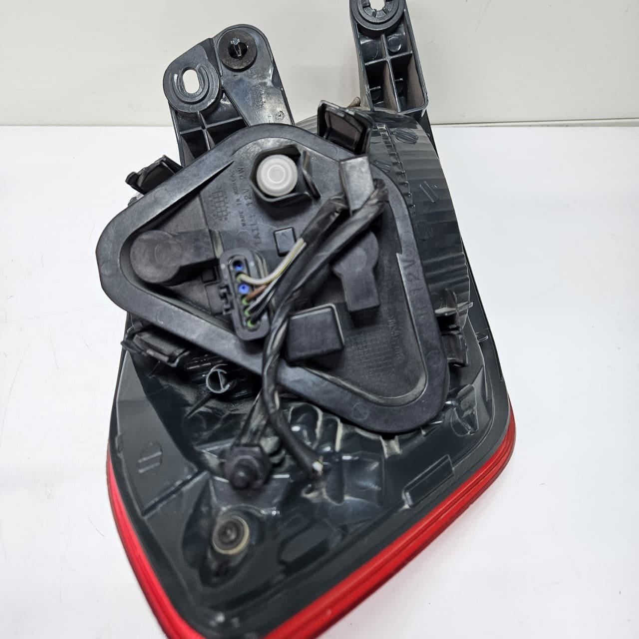 OEM BMW  3 Series F30 Taillight Right Outer Right Rear 7372784
