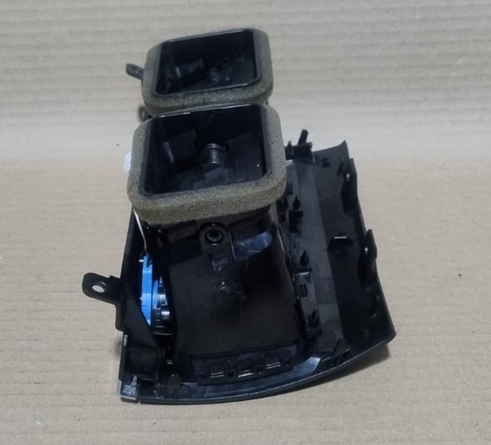 BMW F15 X5  REAR SEAT CENTER CONSOLE AC VENT TRIM HEATER 9252013