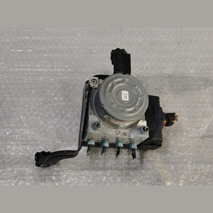 OEM BMW 3 Series Gt F34 2014 Diesel ABS Pump Assembly 6870914 6870913