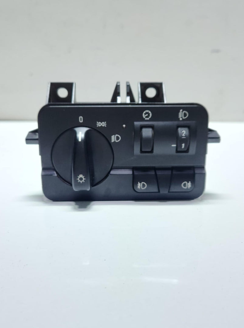 1997-2001 BMW 323i Headlight Control Module 6936832 E46 E39 and E53