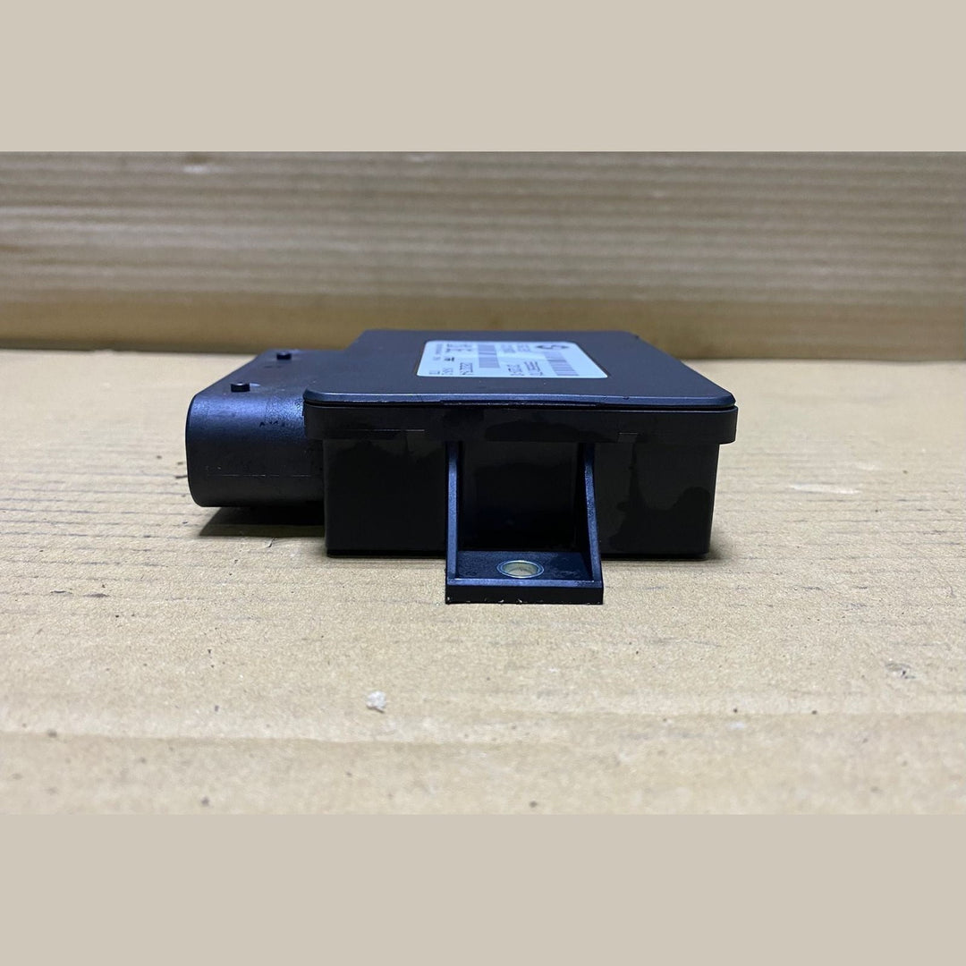2010-2017 BMW X3 Parking Brake Control Module 6863800 F10, F11 5 Series and F25 