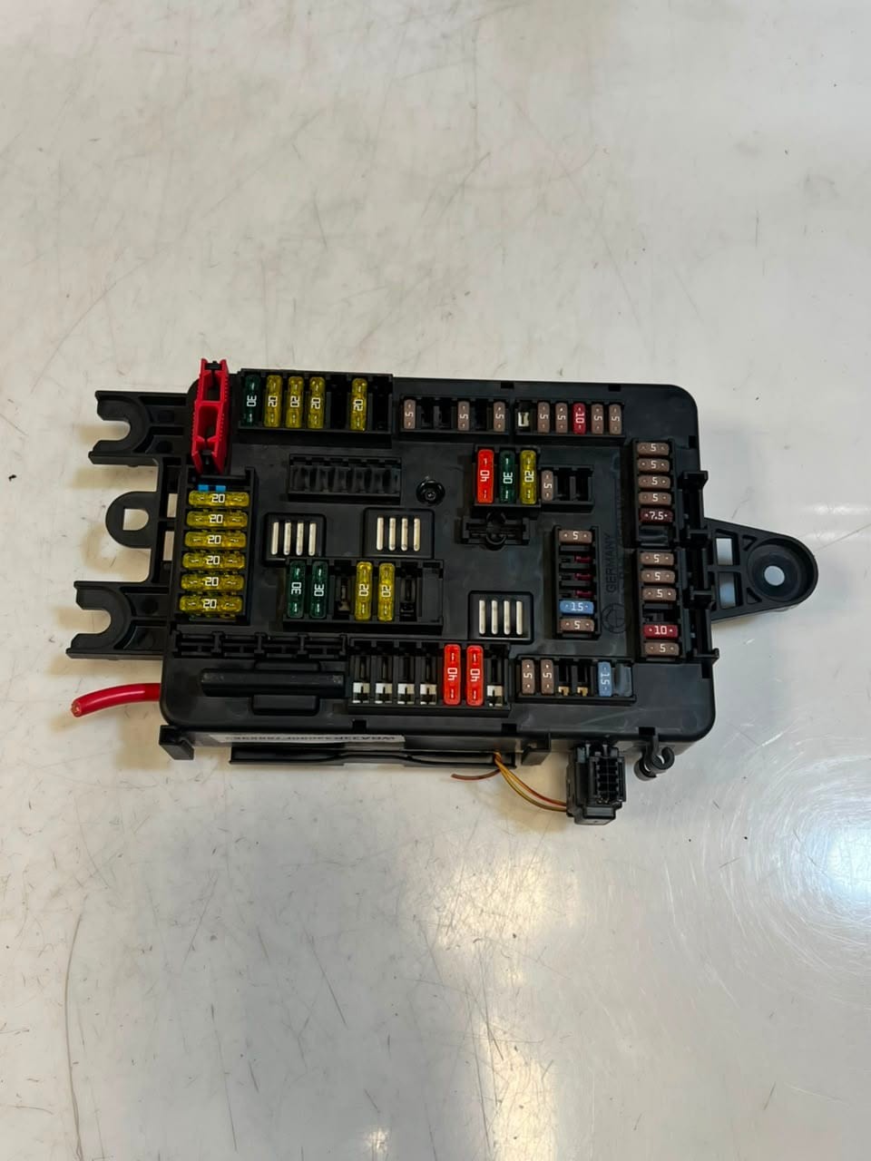2012-2016 BMW 3 Series F30, F31, F35 328i 2.0 Diesel 135kw Fuse Box 9261110