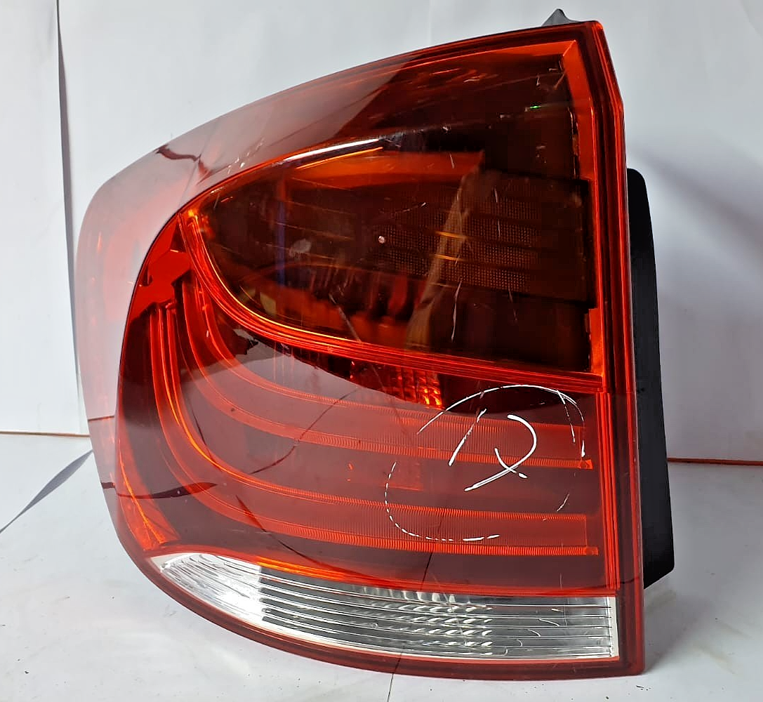 BMW X1 E84 LCI REAR OUTER LIGHT DRIVER Left OEM 2990109