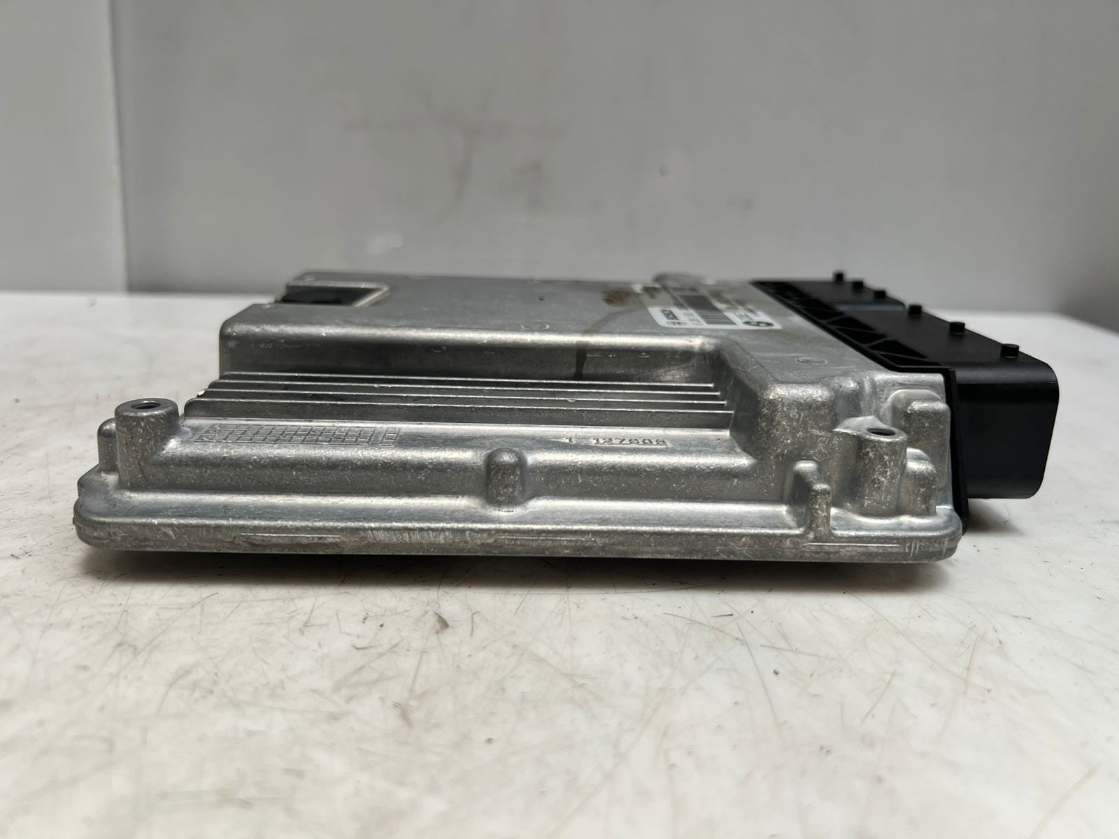 BMW F10 F30 F31 330d 530d Diesel N57N Engine Control Unit ECU DDE 8582802 OEM