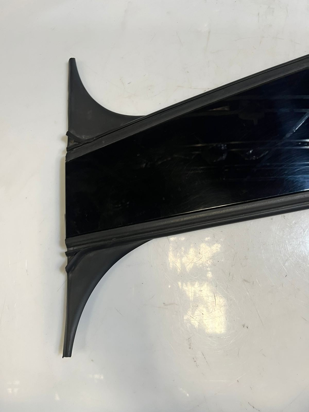 2023-2024 BMW iX 120 B-Pillar VERTICAL Trim Cover PANEL FRONT RIGHT 8491330 OEM
