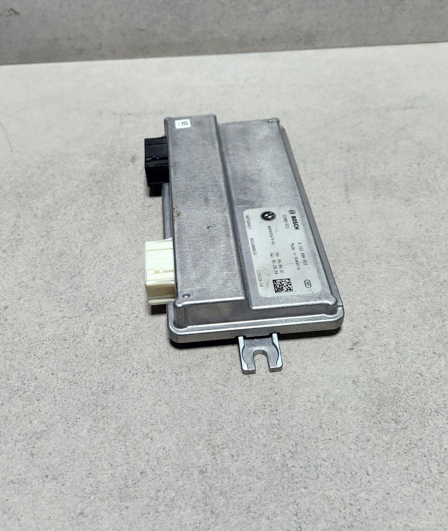 2017-2022 BMW 530i Camera Control Module 9495879 530i 540i and M5 G30
