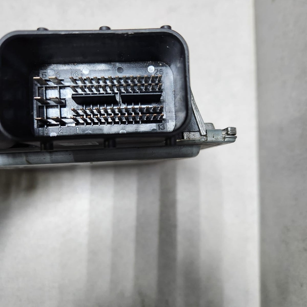 BMW 318i Engine Control Unit 7621178