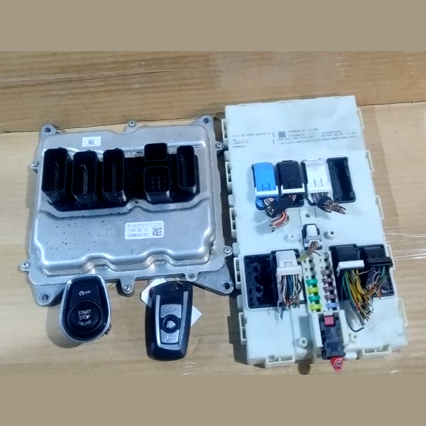 BMW F30 F10 F11 F25 N20 ENGINE CONTROL UNIT SET  DME BOSCH WITH KEY  -7643312