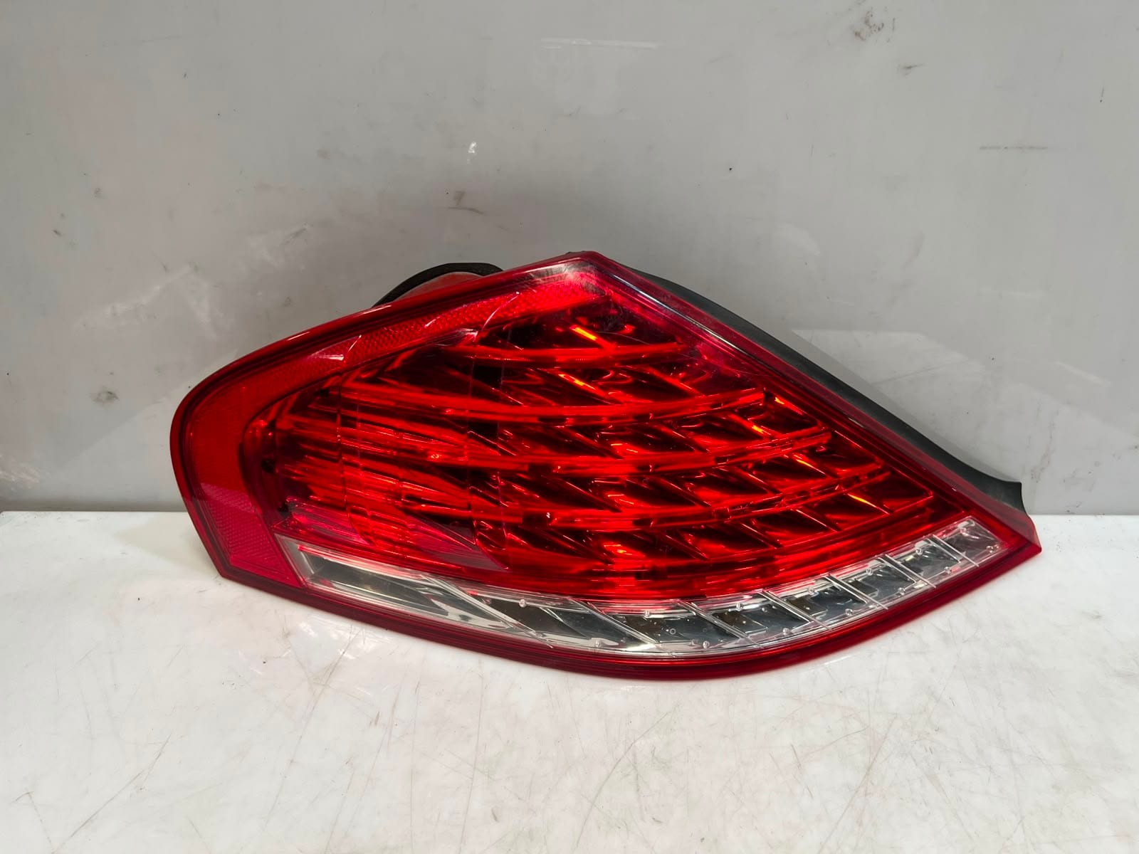 2006-2010 BMW E63 E64 M6 Left REAR LIGHT Tail Light 7177069 OEM