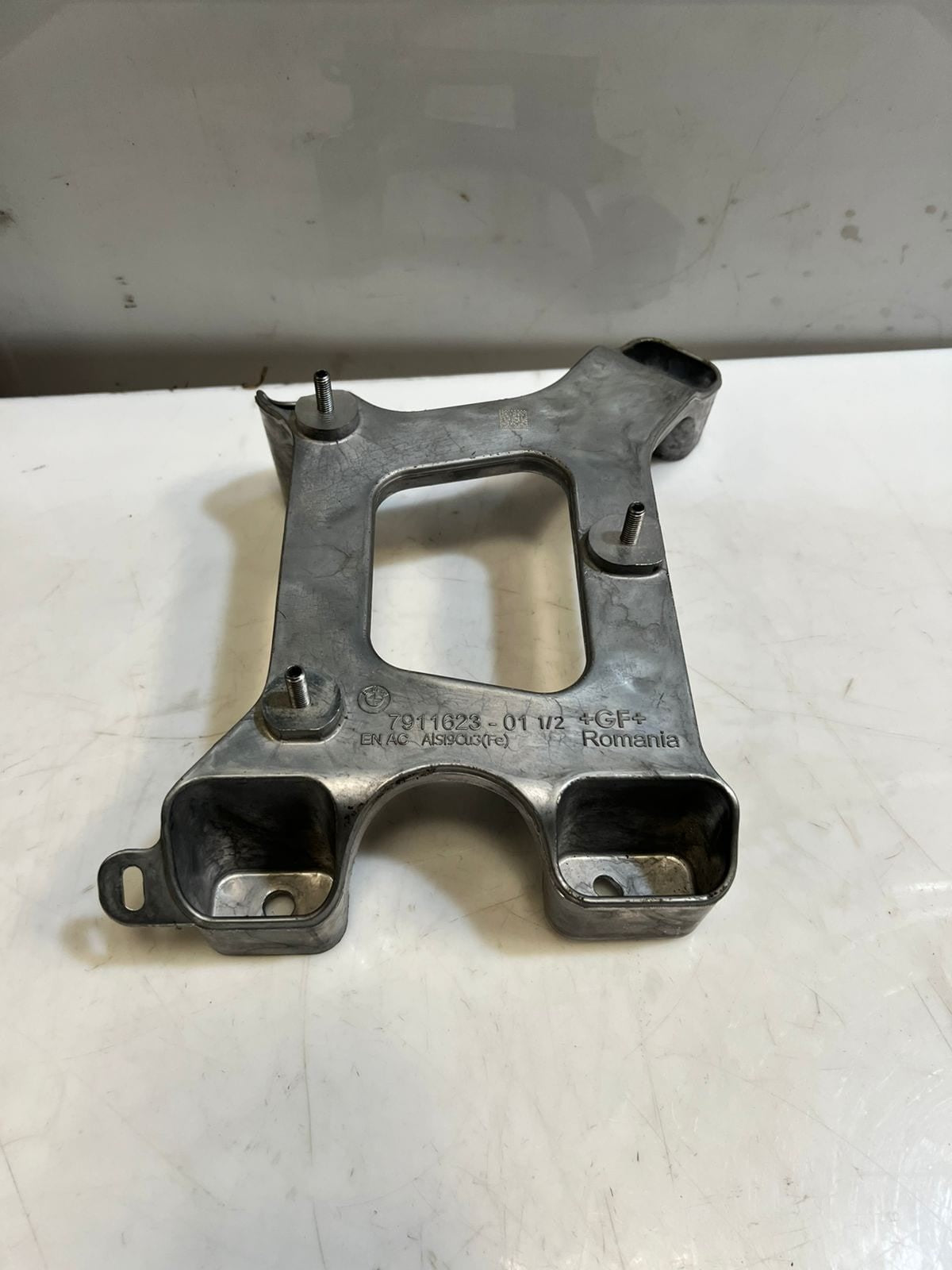 2023-2024 BMW  iX I20 xDrive Bracket FOR SRS CONTROL UNIT 7911623 OEM