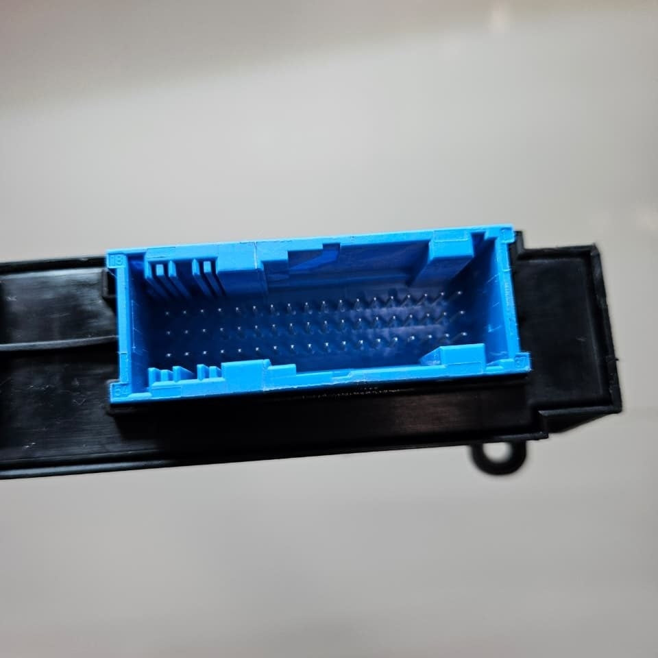 OEM BMW E81 E91 F87 Body Control Module 9247472
