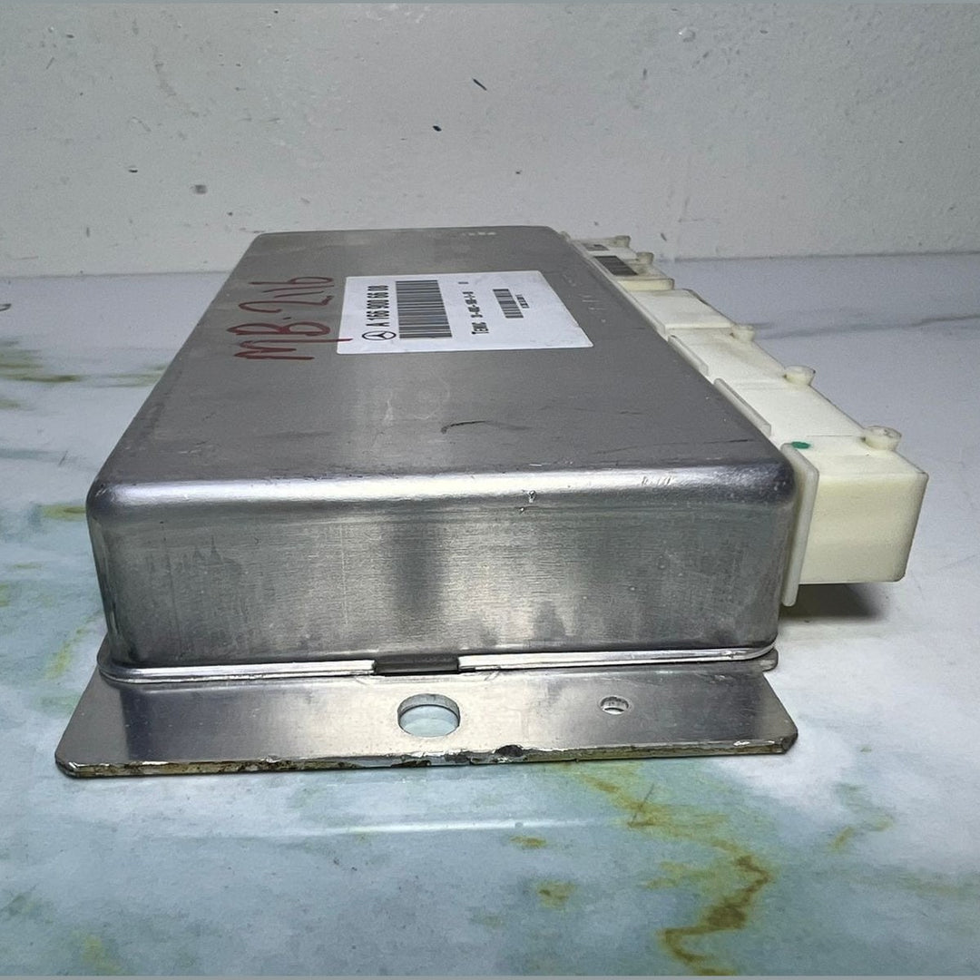Mercedes Airmatic Air Suspension Control Module Unit A1669006608 ML W166