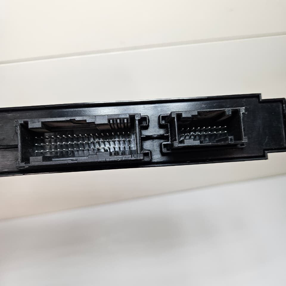 2010-2015 BMW F10 F06 F12 UNCTION BOX ELECTRONICS 3 BODY CONTROL 9244391 OEM