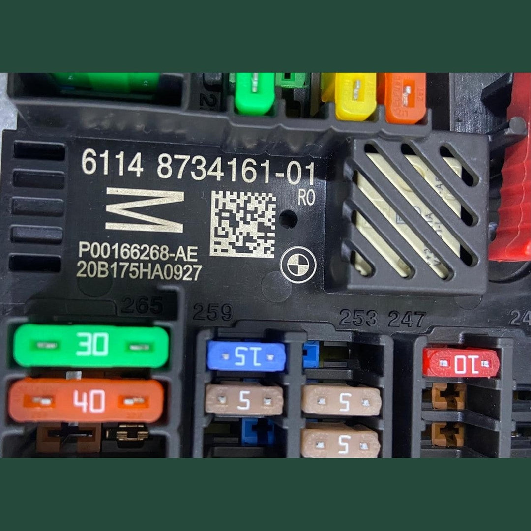 OEM BMW 330I M340 G20 POWER SUPPLY FUSE BOX CONTROL MODULE 8734161