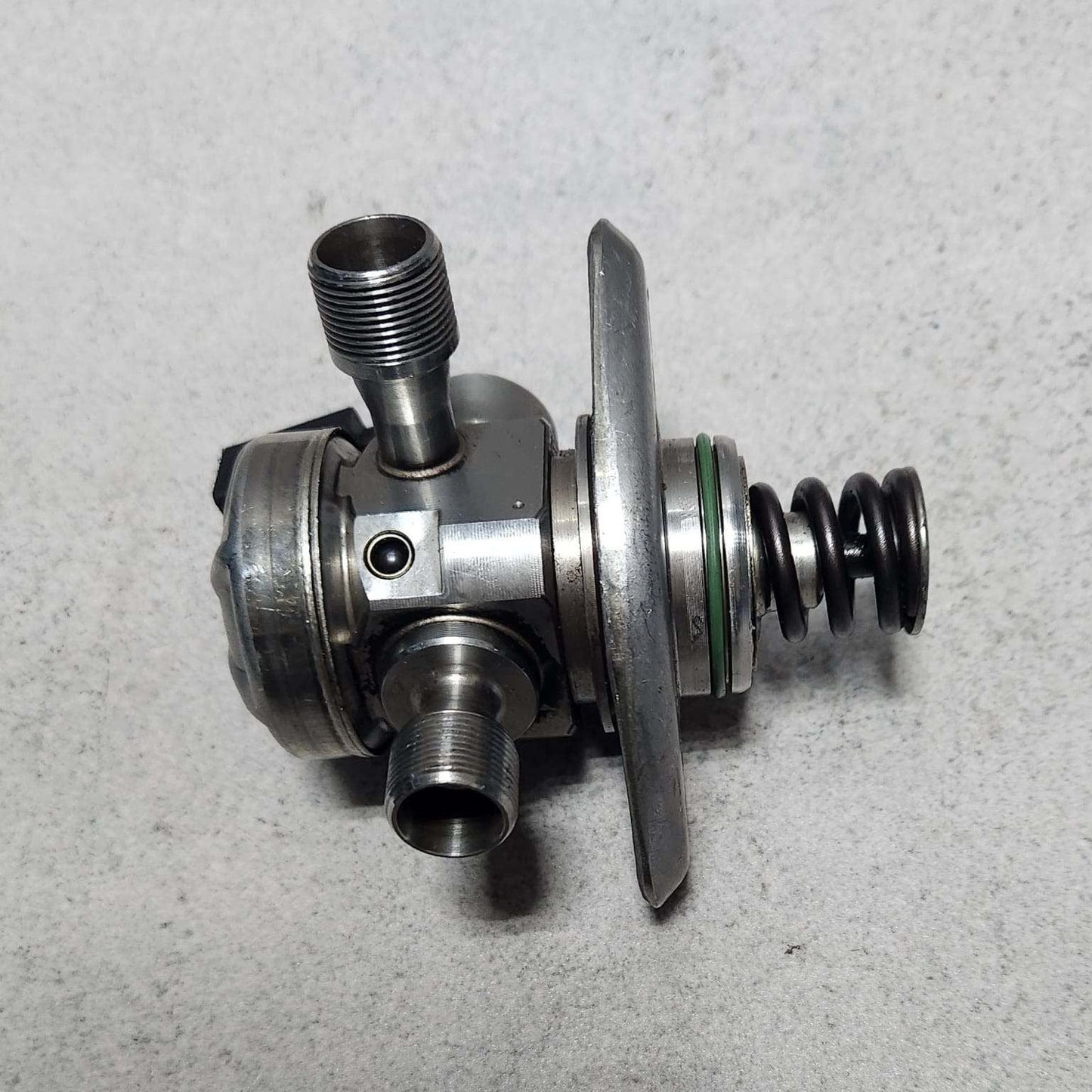 2018 Mercedes-Benz A200 High Pressure Fuel Pump A2820700001  