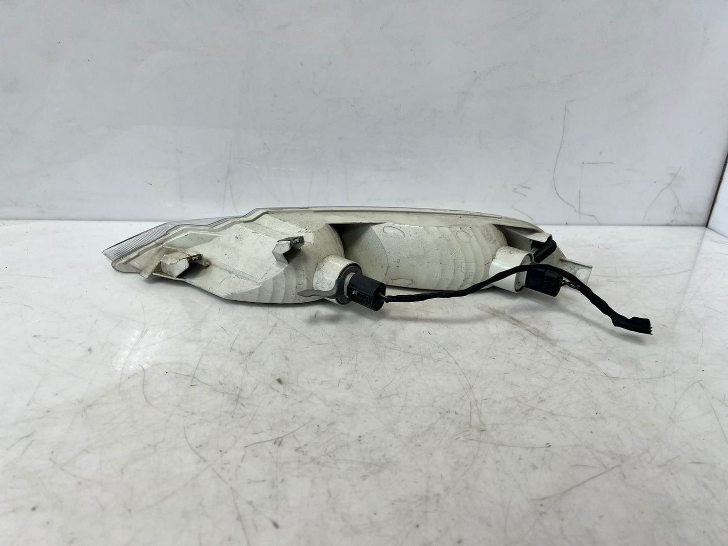 BMW 6 Series E63 E64 Front Right SIDE Turn Indicator Light 7165806 OEM