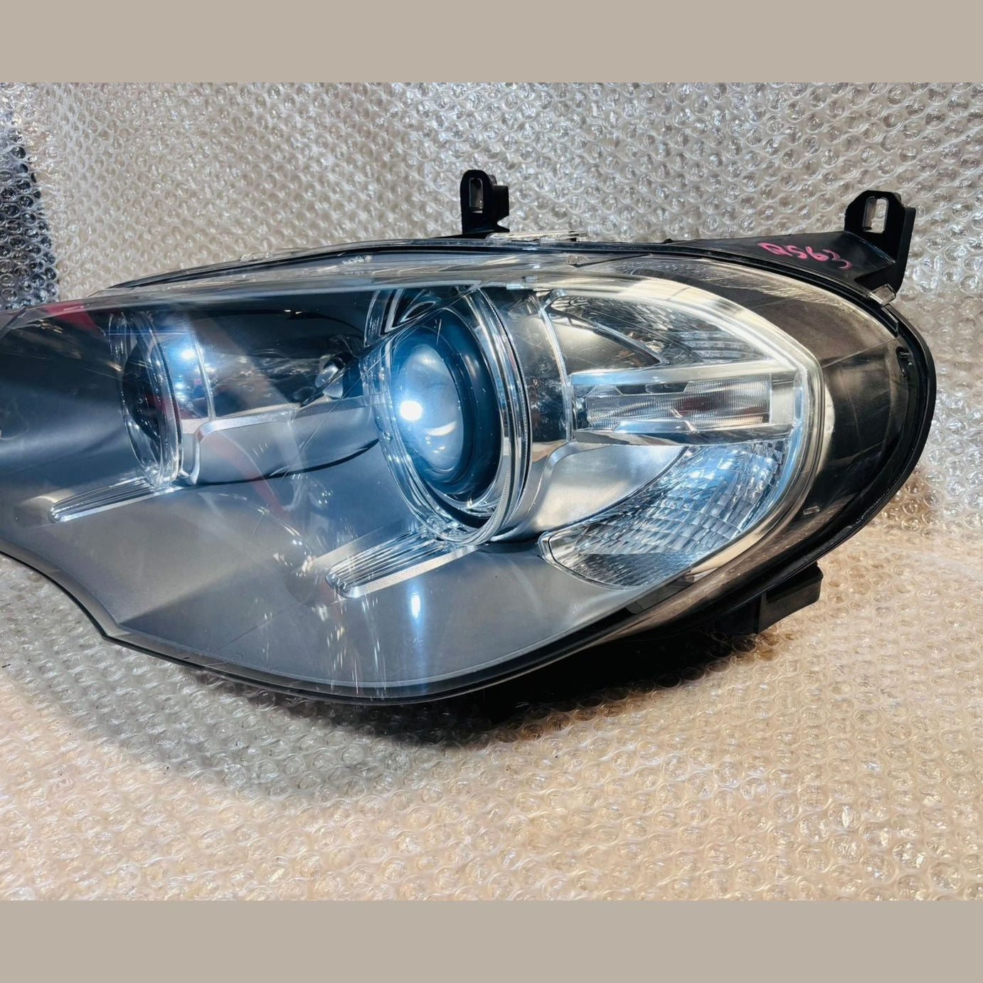 Bmw X5 E70 2010-2012 LCI  RHD Headlight XENON LEFT SIDE Headlamp 7221893