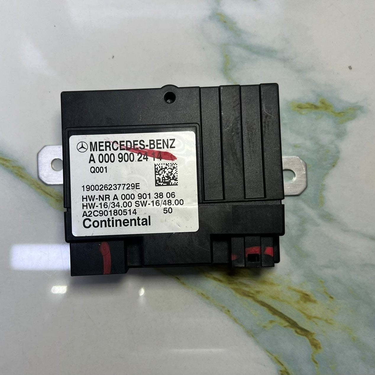 Mercedes-Benz Fuel Pump Computer Control Module A 000 900 24 14 GLC350