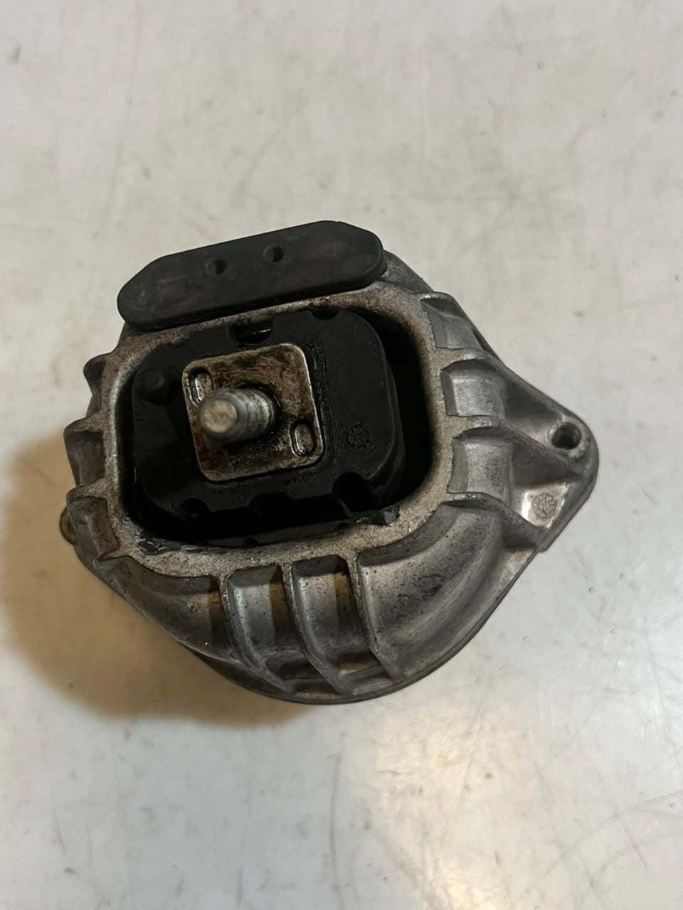 BMW X1 E84 3' E90 E91 N43 B20 N47 Engine Mount Rubber Bearing 6773742 OEM