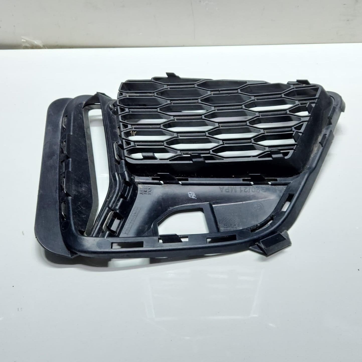 BMW M340 Bumper Ventilation Grille Right Front 8075650 3 Series G20 G21 M340
