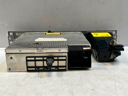 BMW  7 Series E65 E66 Radio Cd Player Dvd Player Navigation SYSTEM 6935623