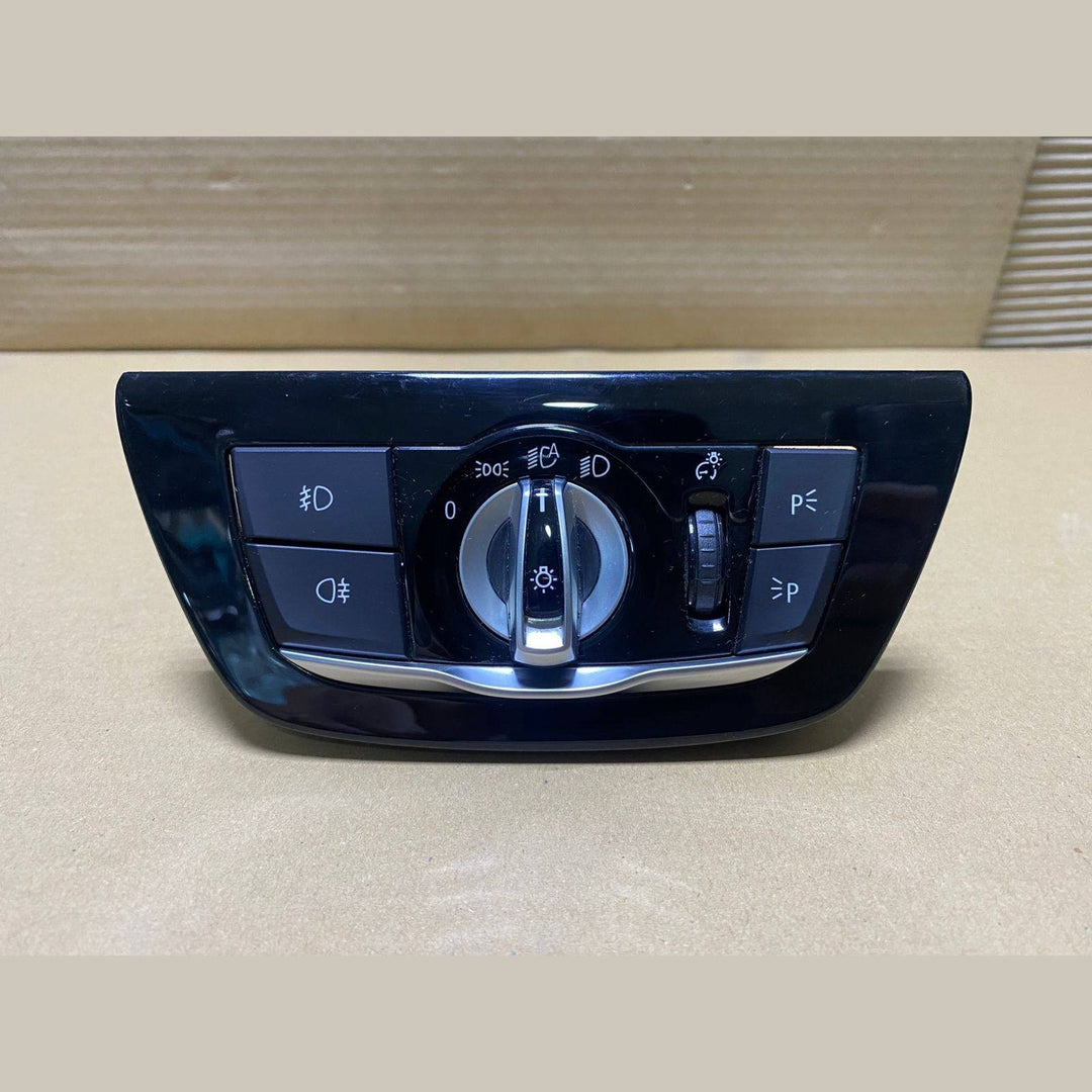 BMW Headlight Switch 9472970 5 Series G30 F90 530E 530I M5 520I 2017-2022