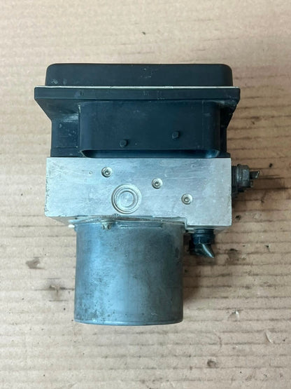 2006 BMW 5 Series E60 E61 650 ABS/DSC Hydraulic Pump Control Unit 6774852-01