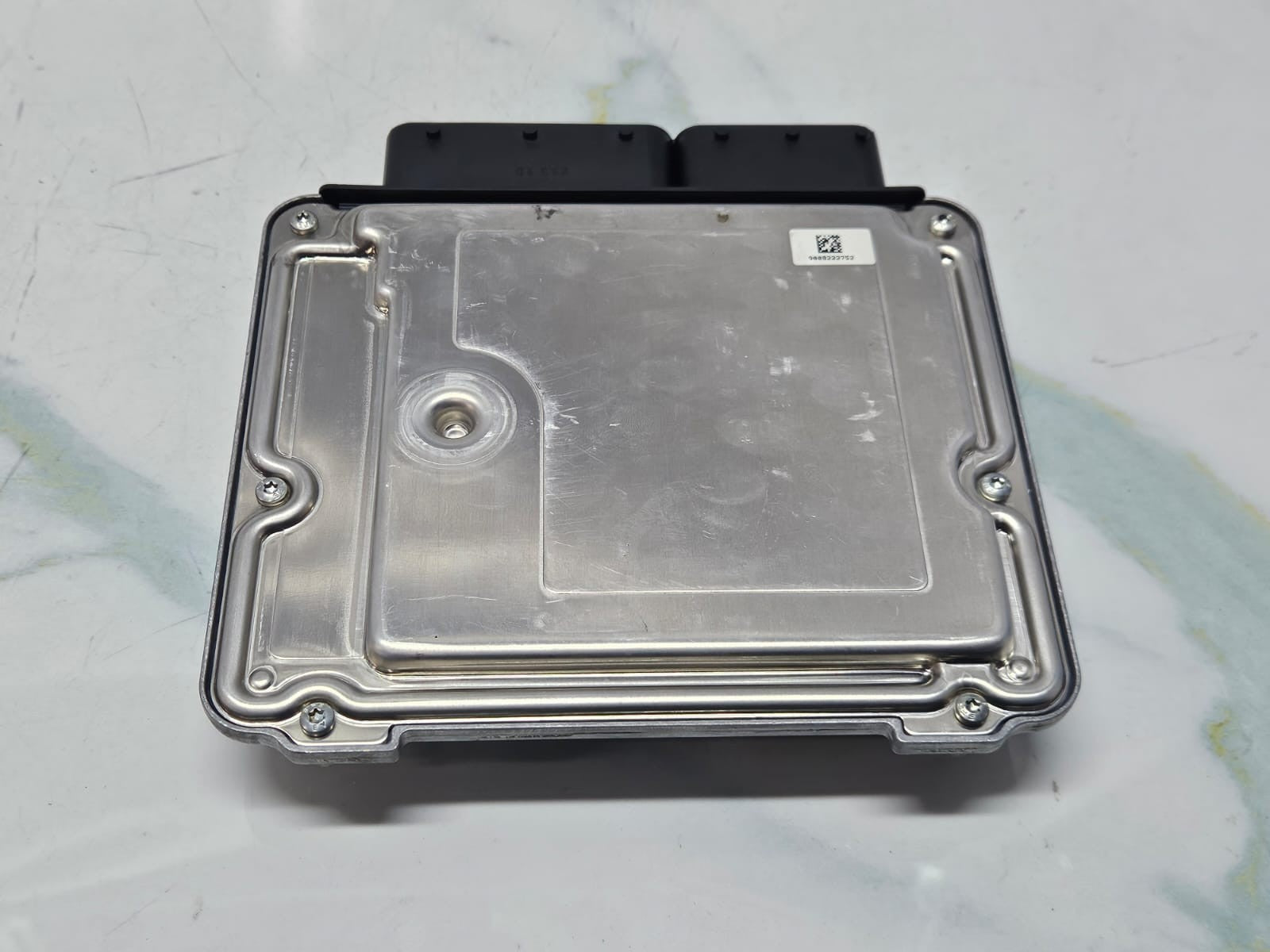 BMW F20 B37 Engine Control Unit 8589141 DIESEL ECU SET OEM
