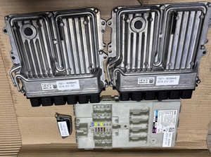 BMW 750li N63NB44C 2018 G12 ENGINE CONTROL UNIT COMPLETE SET + KEY  - 8680196