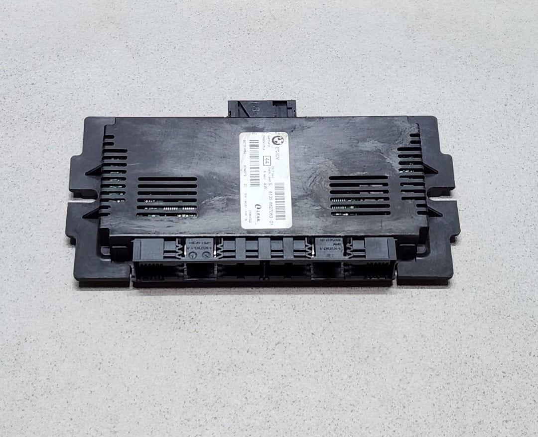 2007-2013 BMW X5 Footwell Light Control Module 6827063 X5 X6 E70 E71
