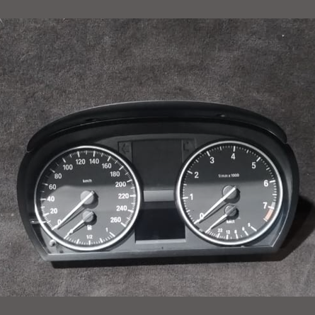 BMW 3 E90 E91  SPEEDOMETER / INSTRUMENT CLUSTER - 9242344