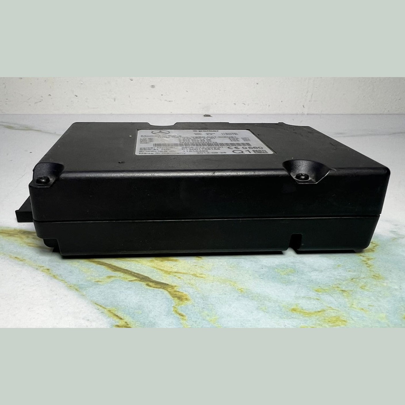Mercedes Telematics Control Module A2429004101 W204 W207 W156