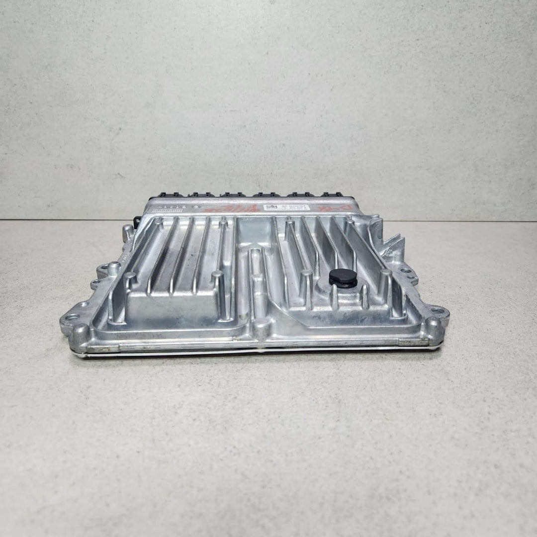 BMW F30 F31 F32 F33 F34 F35 B48 330i 430i Engine Control Unit DME 8676533 OEM