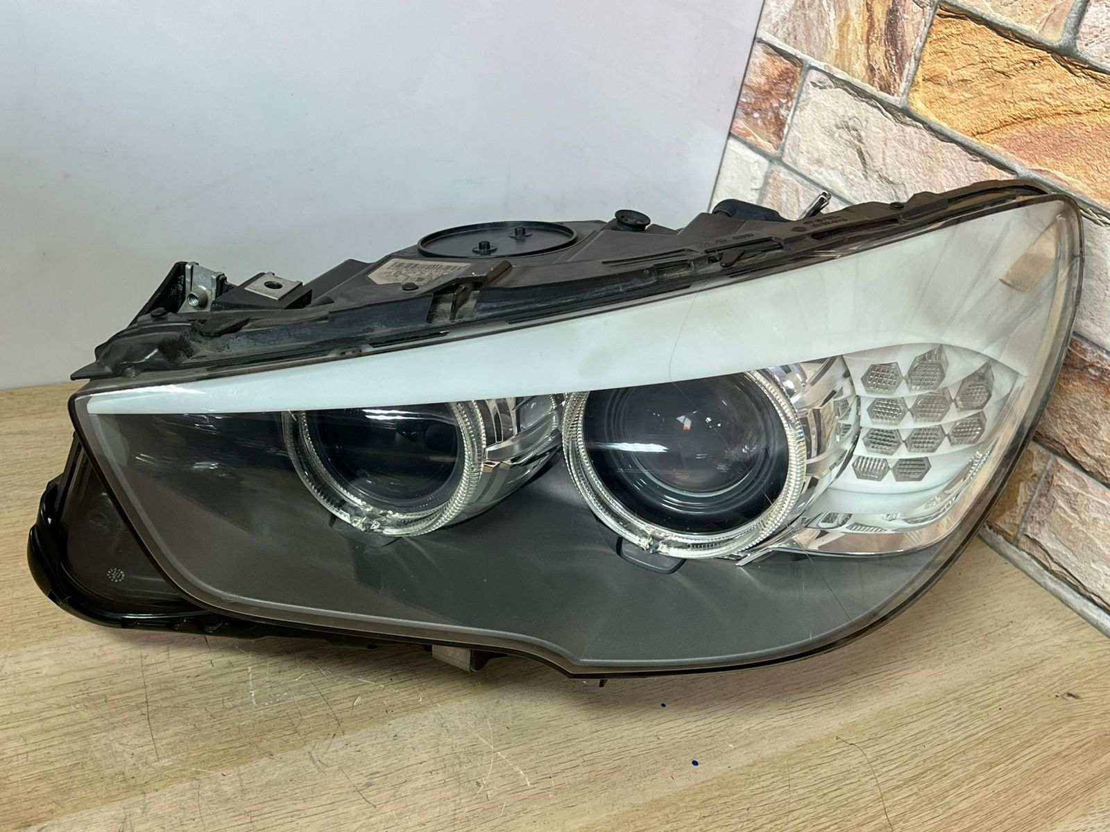 BMW 5 Gran Turismo F07 Front Left Xenon Headlight 7199609 2013 RHD