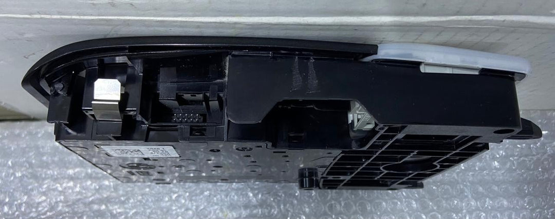 OEM BMW 2 SERIES X1 F48 FRONT ROOF READING LIGHT LAMP E1072166