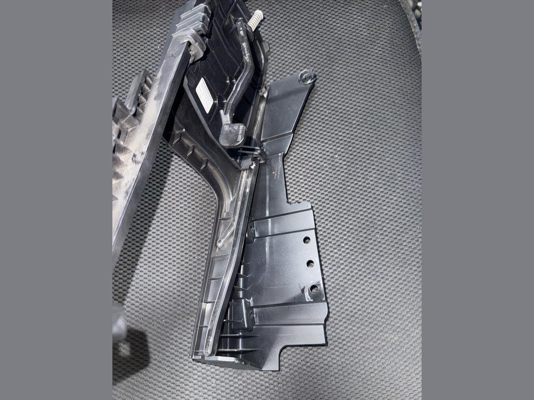 Bmw 650 2010-2012 Convertible Roof Rod Mechanism Cover Rear Right 7278317