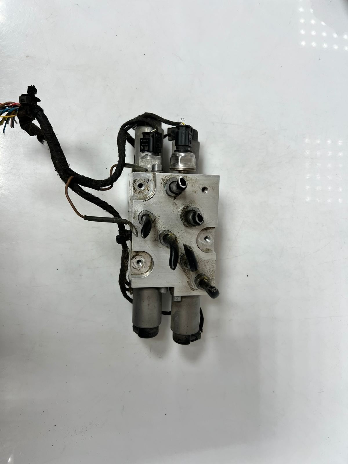 2007-2019 BMW X6 F16 F86 X5 F15 F85 Genuine Valve Block Dynamic Drive 6794578