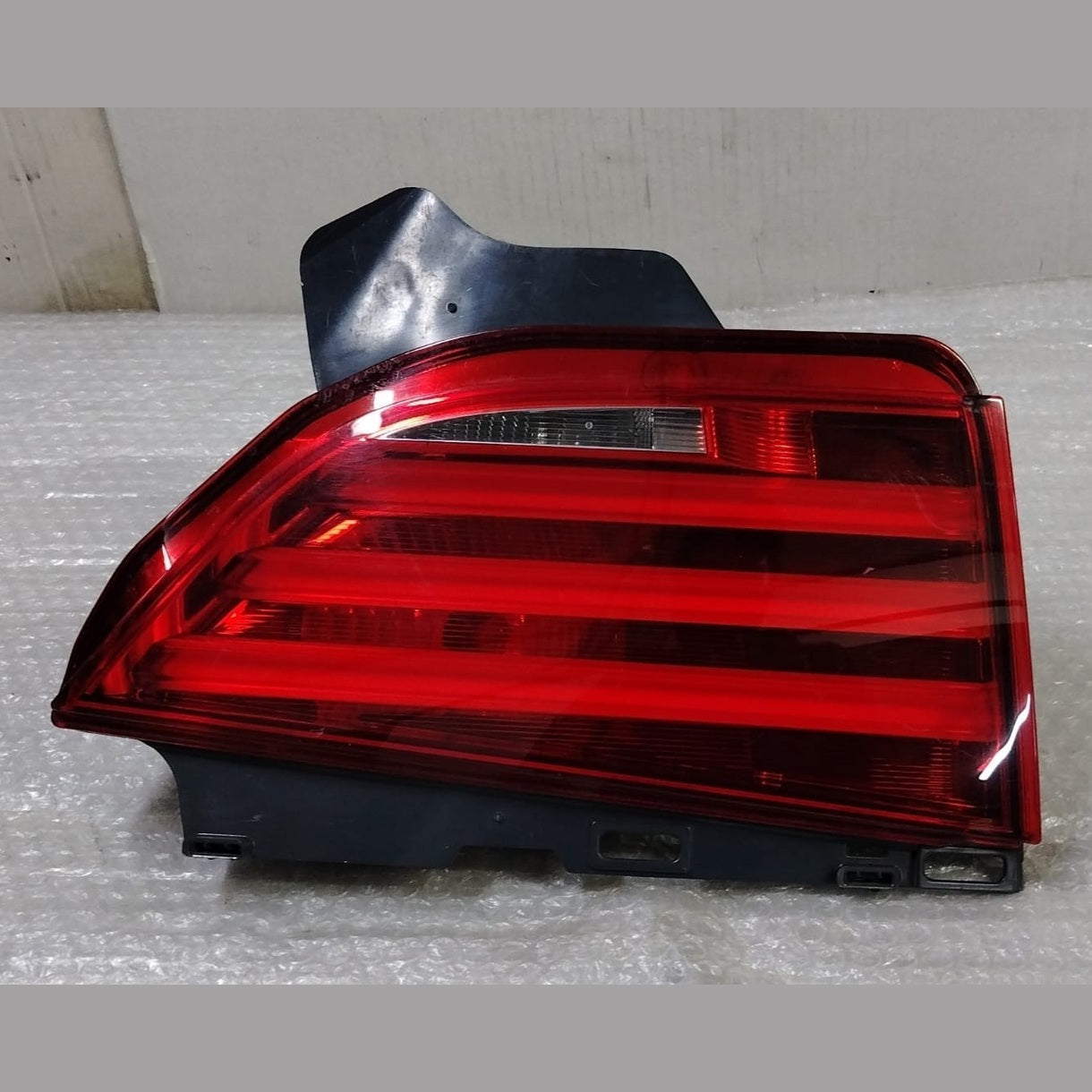 OEM BMW F07 Rear Light In Trunk Lid Left Side N/S Gran Turismo 7199637