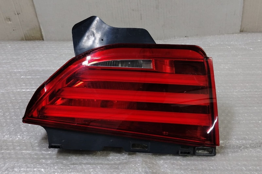OEM BMW F07 Rear Light In Trunk Lid Left Side N/S Gran Turismo 7199637