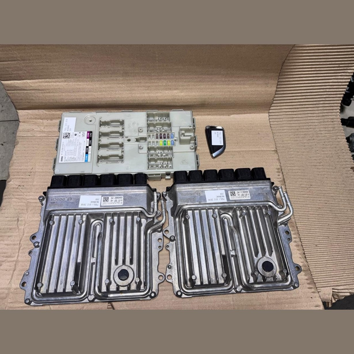 BMW 750li G12 4.4L 2018 N63NB44C ENGINE CONTROL UNIT KEY  - (8671557)