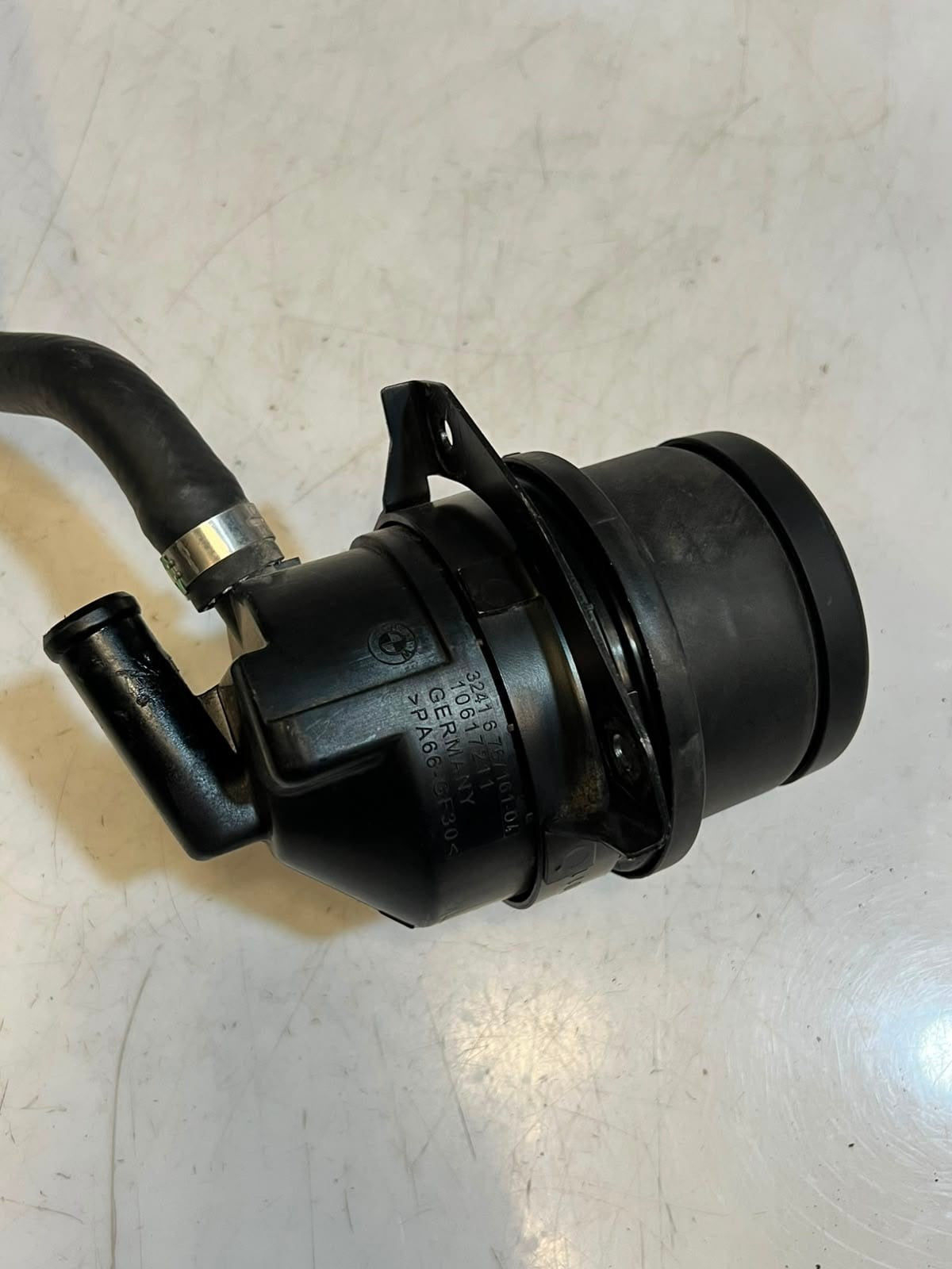 BMW 328i E81 E87 E90 E92 F06 F13 F12 F10 Power Steering Fluid Reservoir 6767161