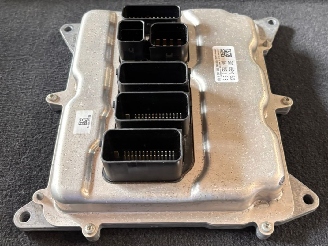 BMW 3 SERIES F30 F31 F10 320i N20 B20B COMPLETE ECU FEM WITH KEY - 8617551