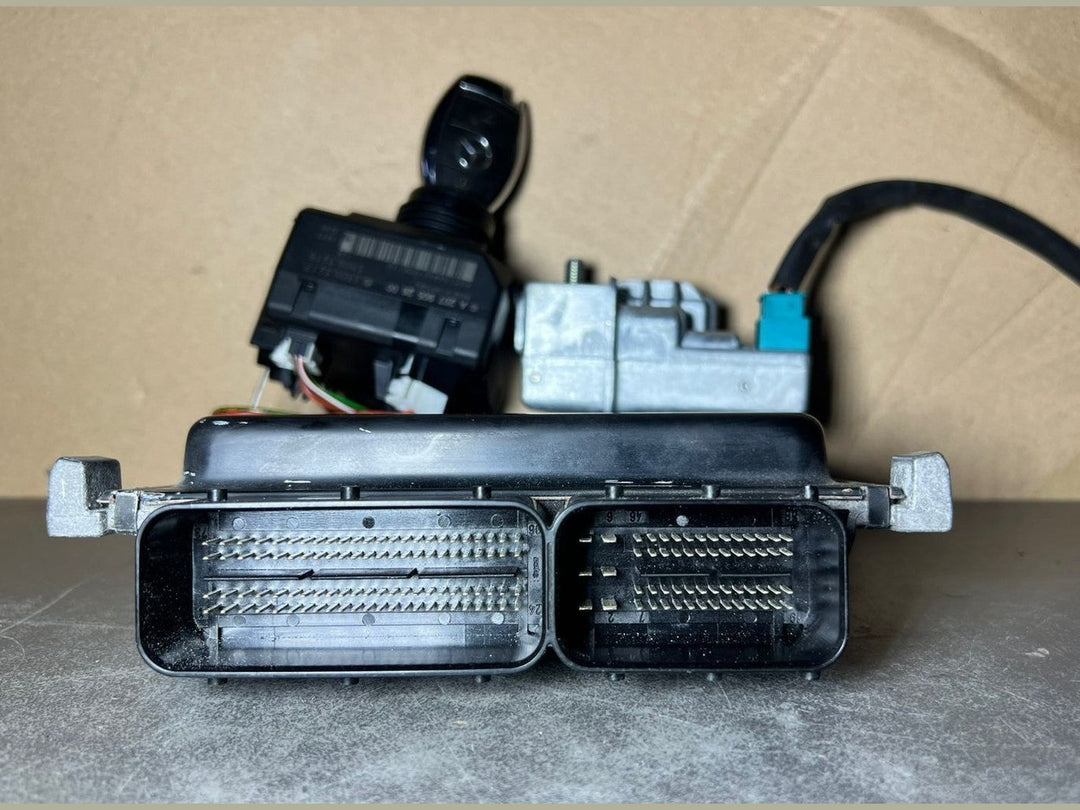10-14 Mercedes-Benz W204 ECU Engine Control Module Ignition Key Switch SET OEM