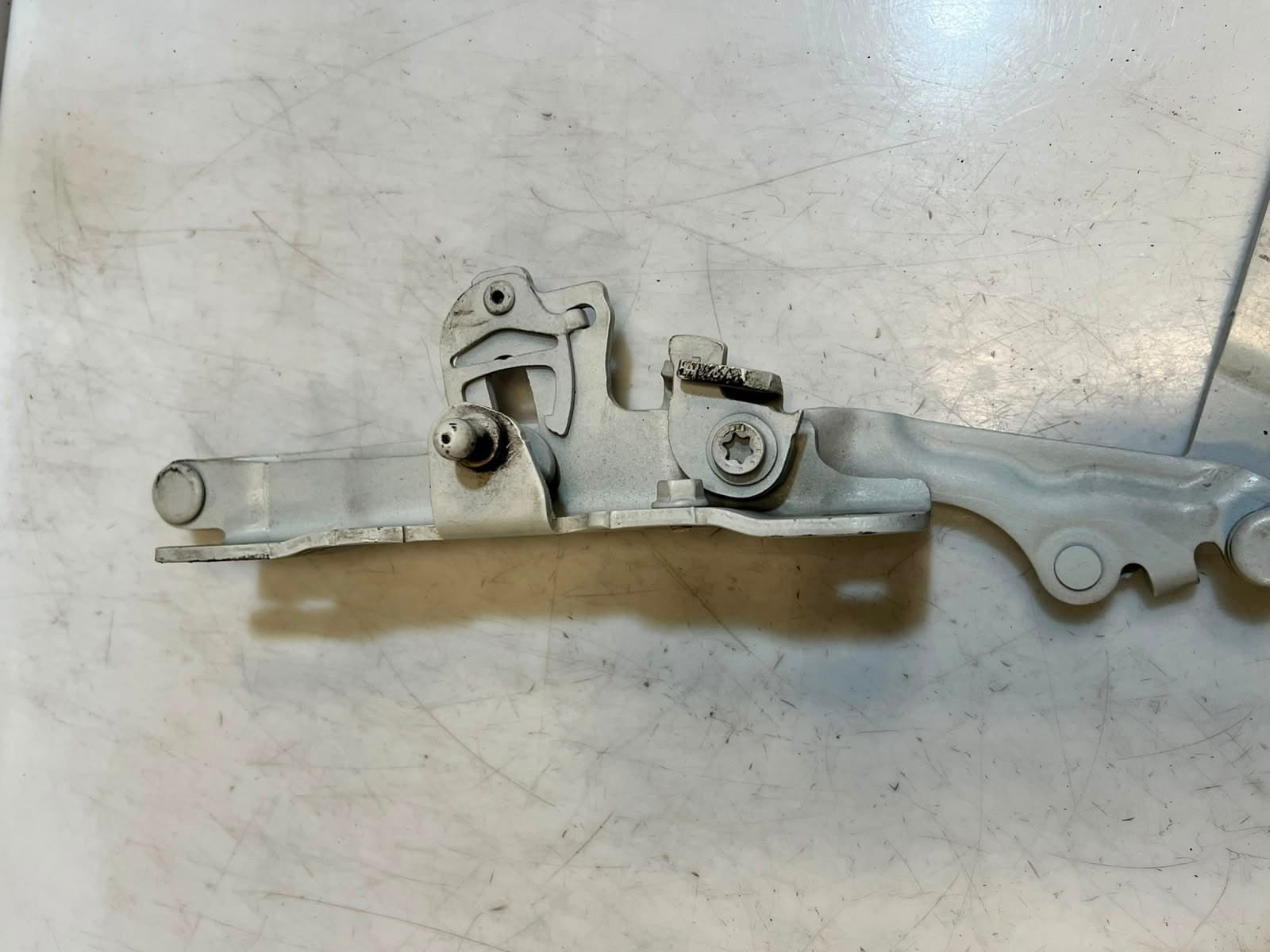 2012-2016 BMW 5 Series F10 F11 650i Bonnet Hood Hinge 7249887 OEM