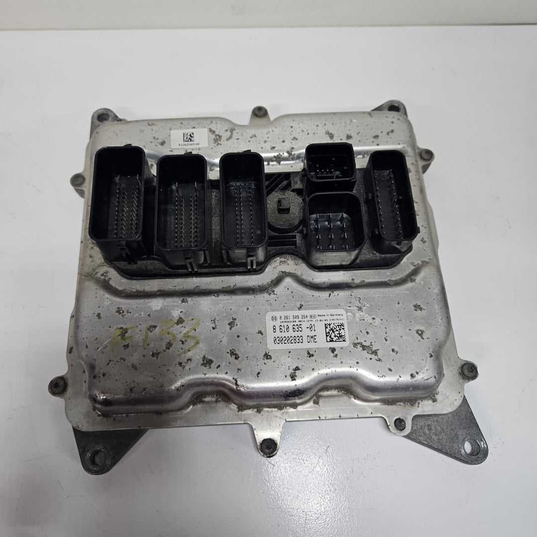 2011-2012 BMW F30 F31 N20 120i Engine Control Unit DME 8610635 OEM