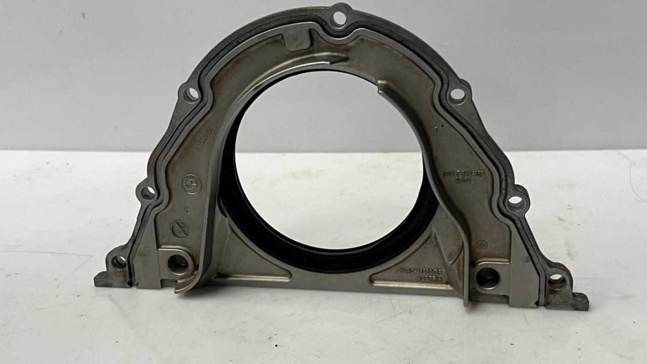 12-16 BMW M5 F10 S63 V8 Engine Crankshaft Housing Seal Bracket 1114 7843353