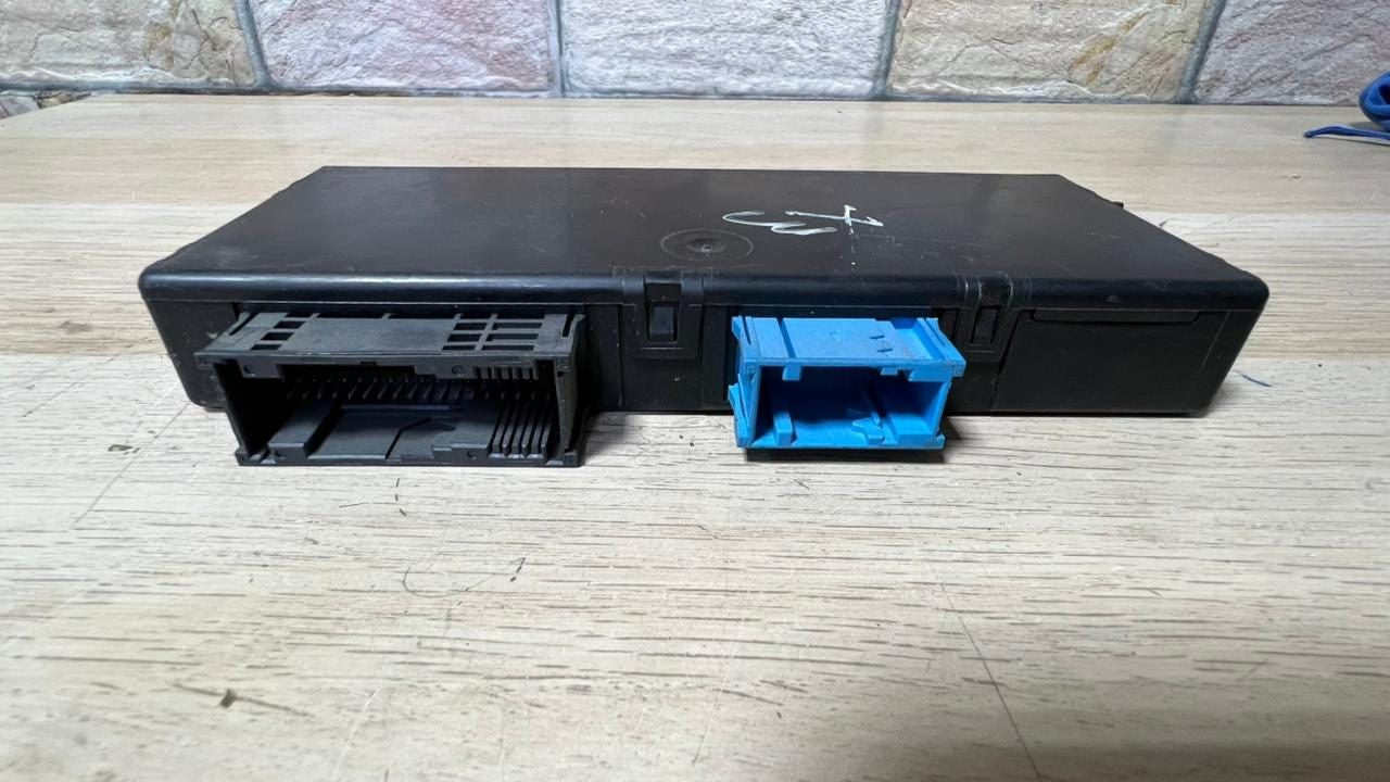 2011-2017 BMW X3 Central Gateway Control Module 9299594 F25 X3 and X4