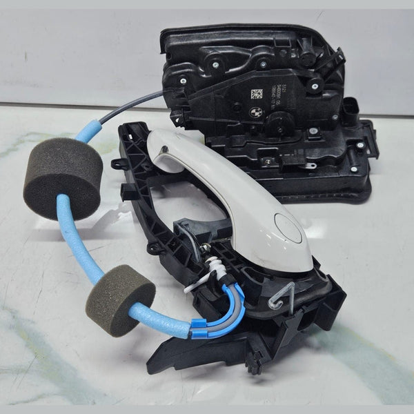 18-24 BMW G01 X3 Driver Left Front Door Latch Lock Actuator 9492091 OEM