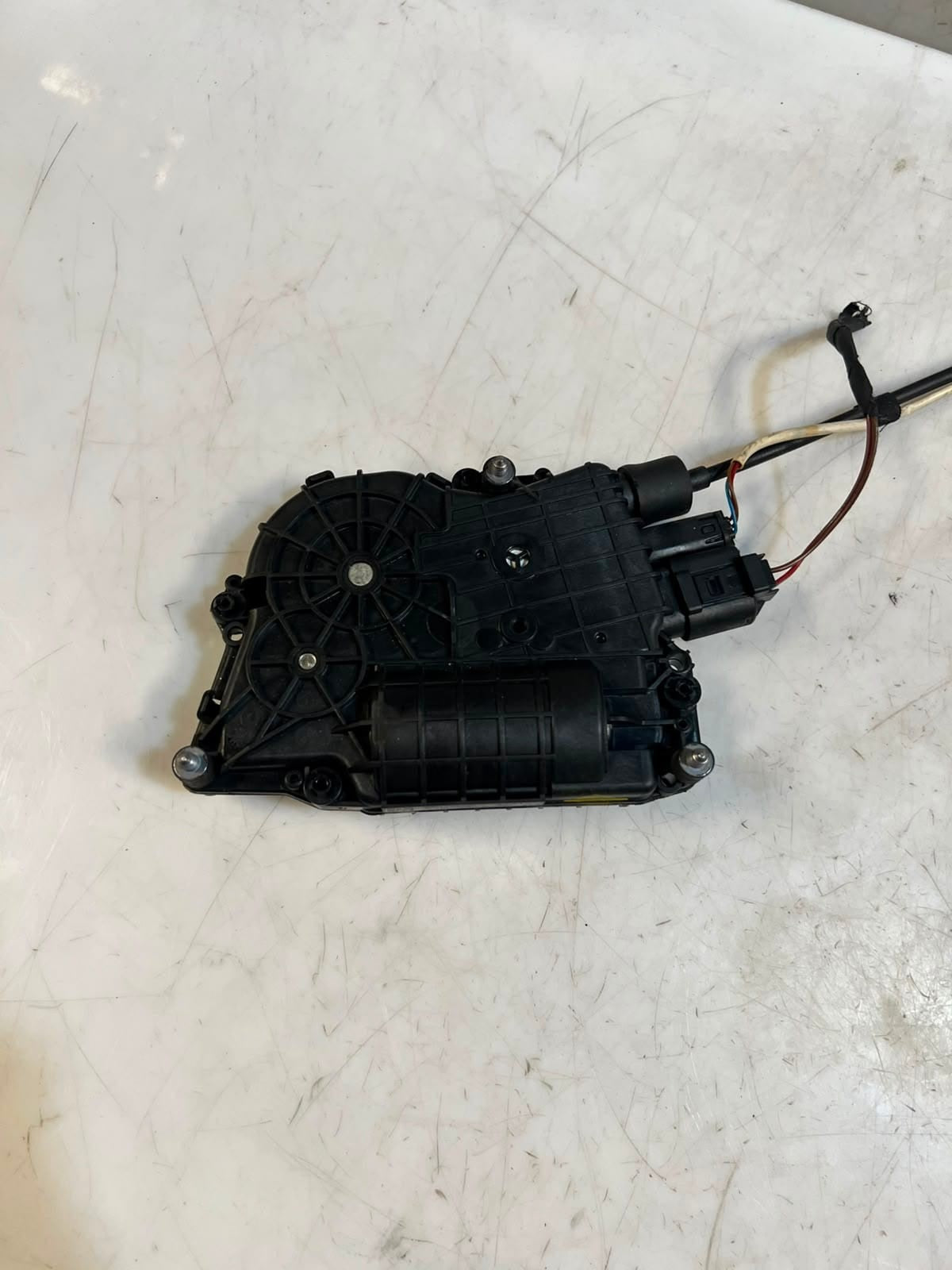 2010-2017 BMW 5' F07 535i GT Door Lock Actuator Soft Close Rear Left 7149447