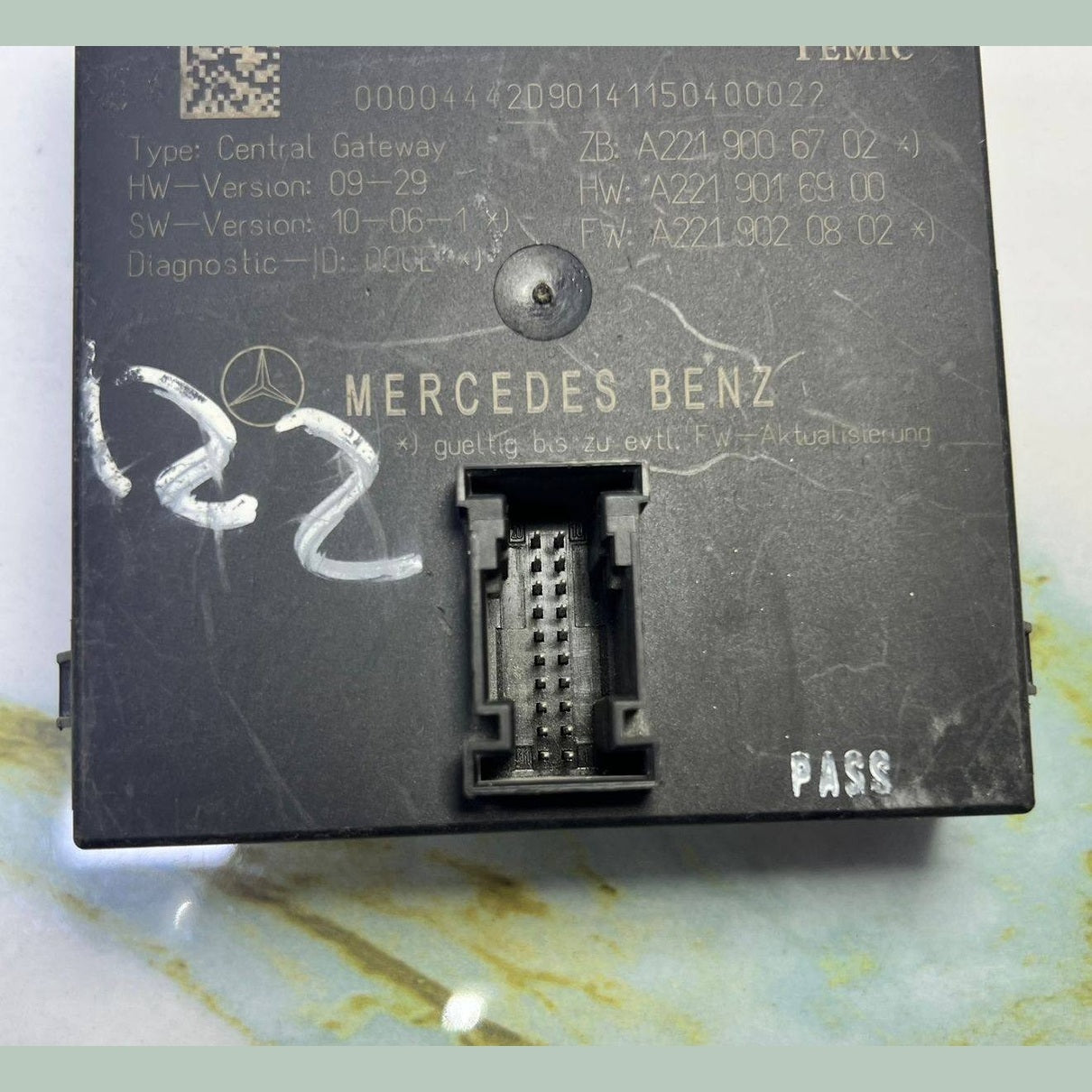 2007-2013 Mercedes-Benz S550 Central Gateway Control Module A221 9006702 W221 S-